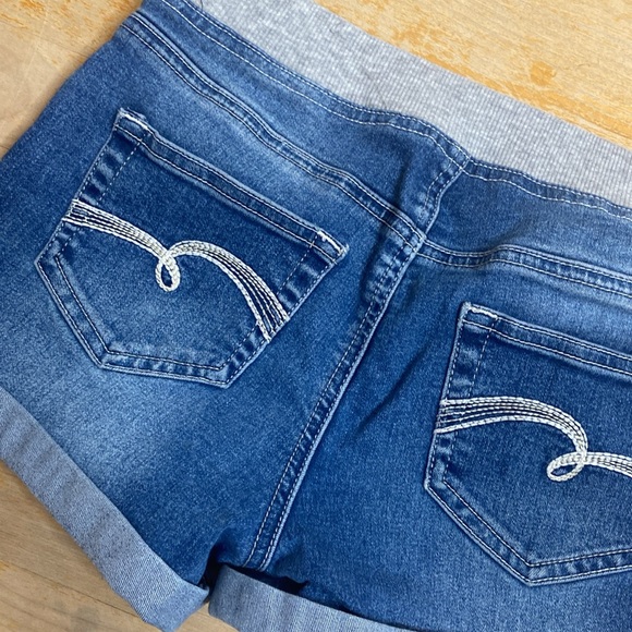 🌺 JUSTICE Rolled Cuff Pull On Denim Shorts - Picture 6 of 7